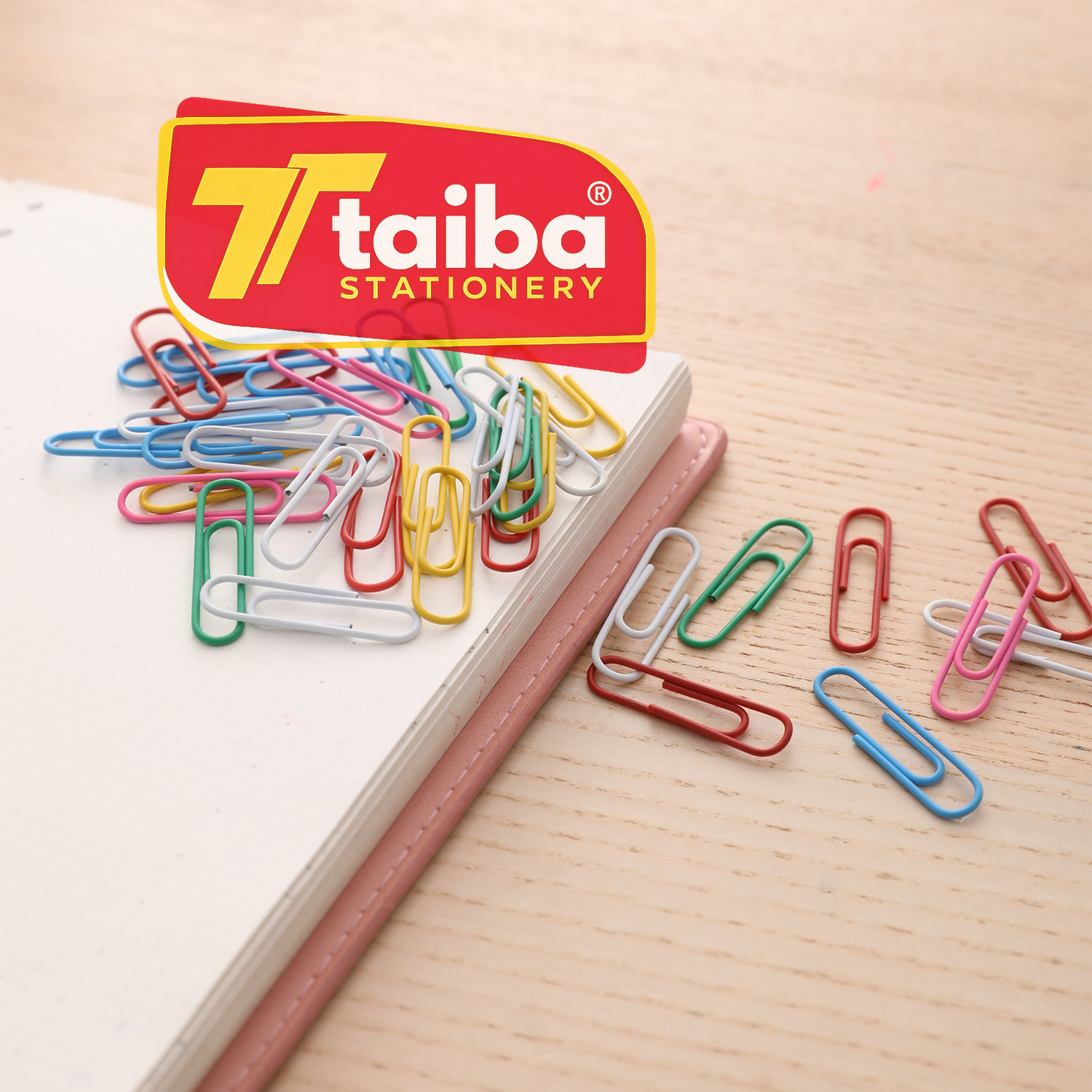 BOITE TROMBONNE COULEUR (100PCS) 33mm RF 39716 DELI